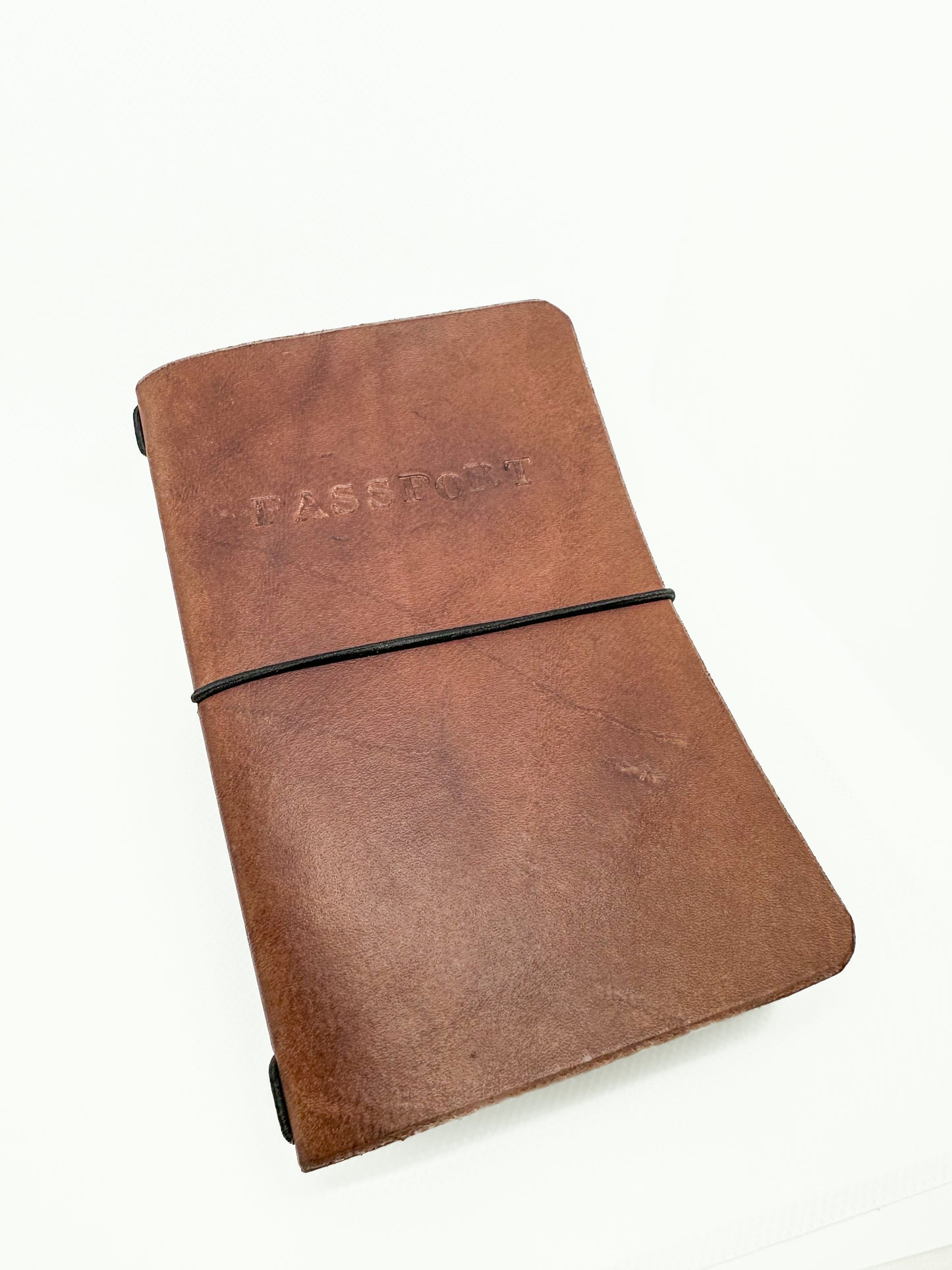 Refillable Leather Journal – Passport‑Size Edition