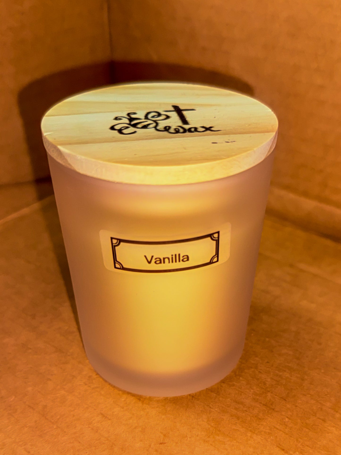 Pure‑Beeswax Scented Candle – Essential‑Oil Blend – Frosted‑Glass Jar – Hand‑Poured in Wichita